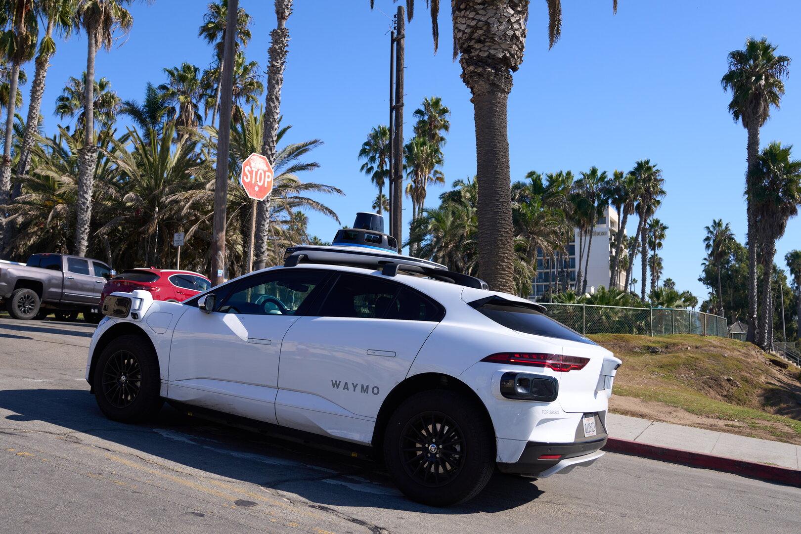 Robotaxi bricht Verkehrsregeln: Kein Strafzettel, weil kein Mensch am Steuer