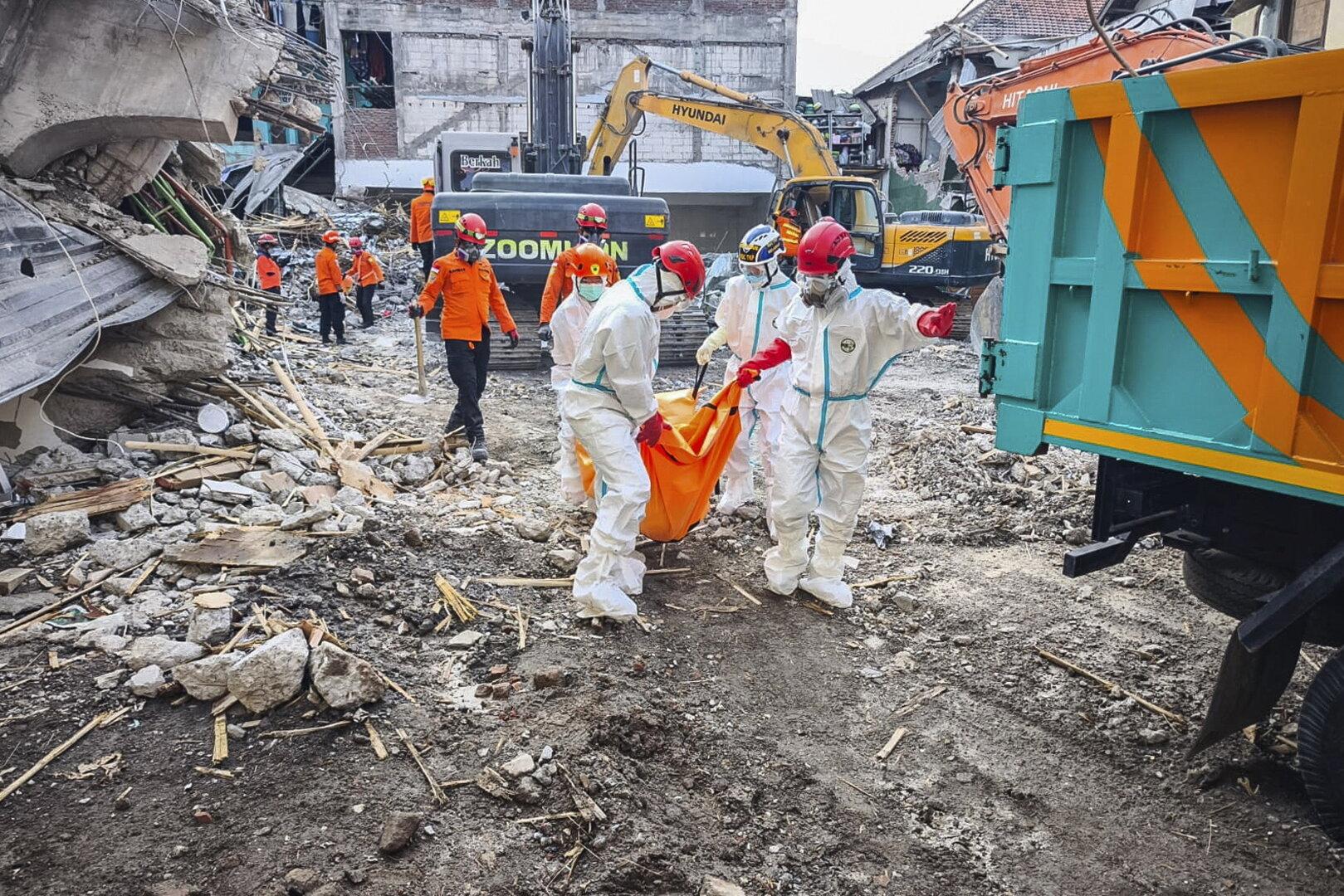 Schuleinsturz in Indonesien: 54 Tote, 13 Vermisste