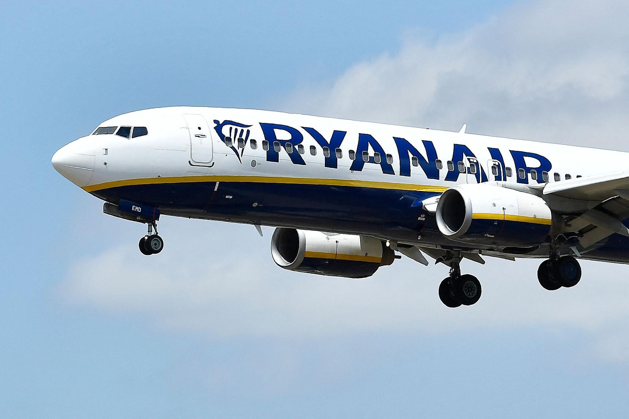 Ein Ryanair-Flugzeug im Landeanflug