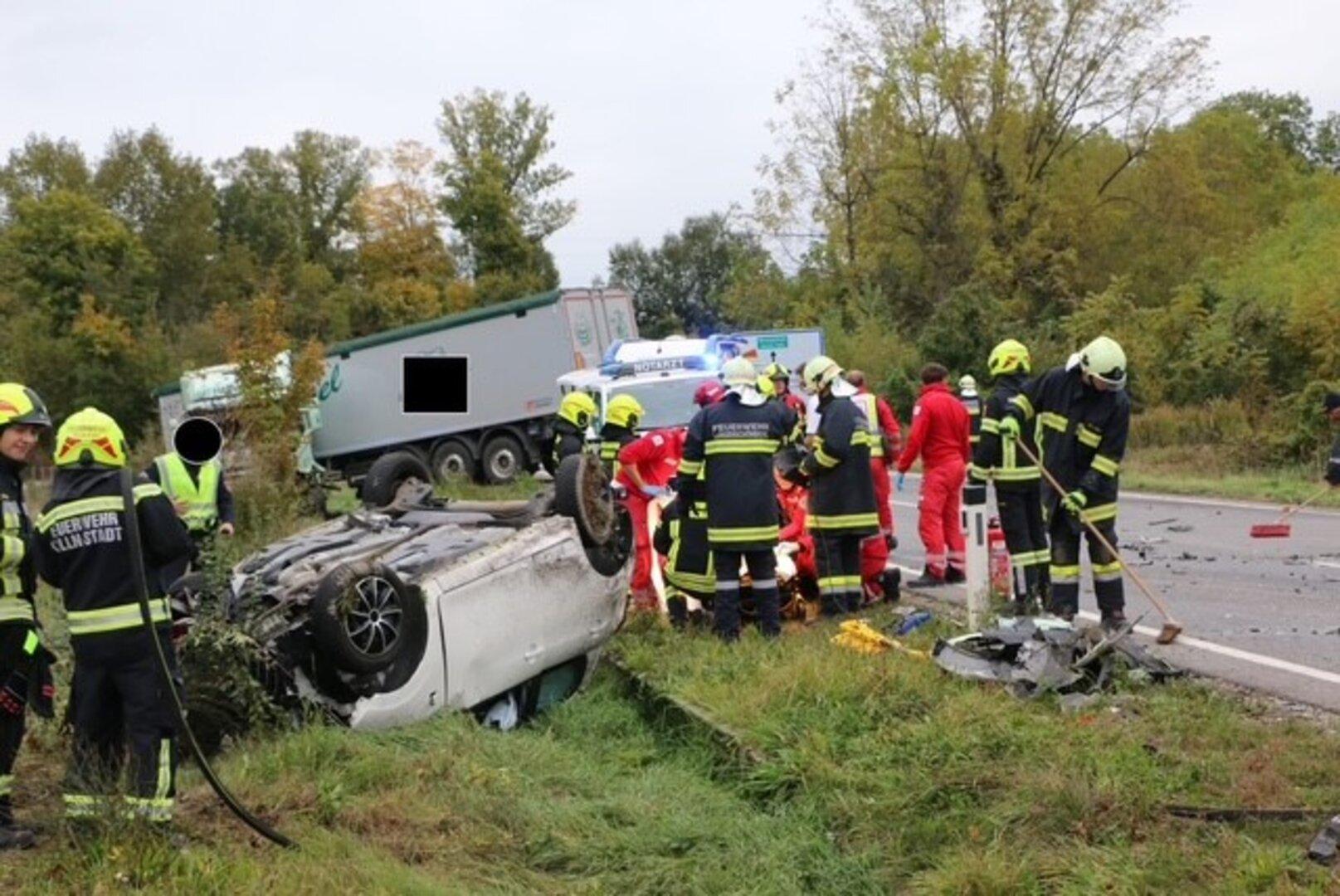 18-Jähriger nach Überholmanöver in Auto eingeklemmt