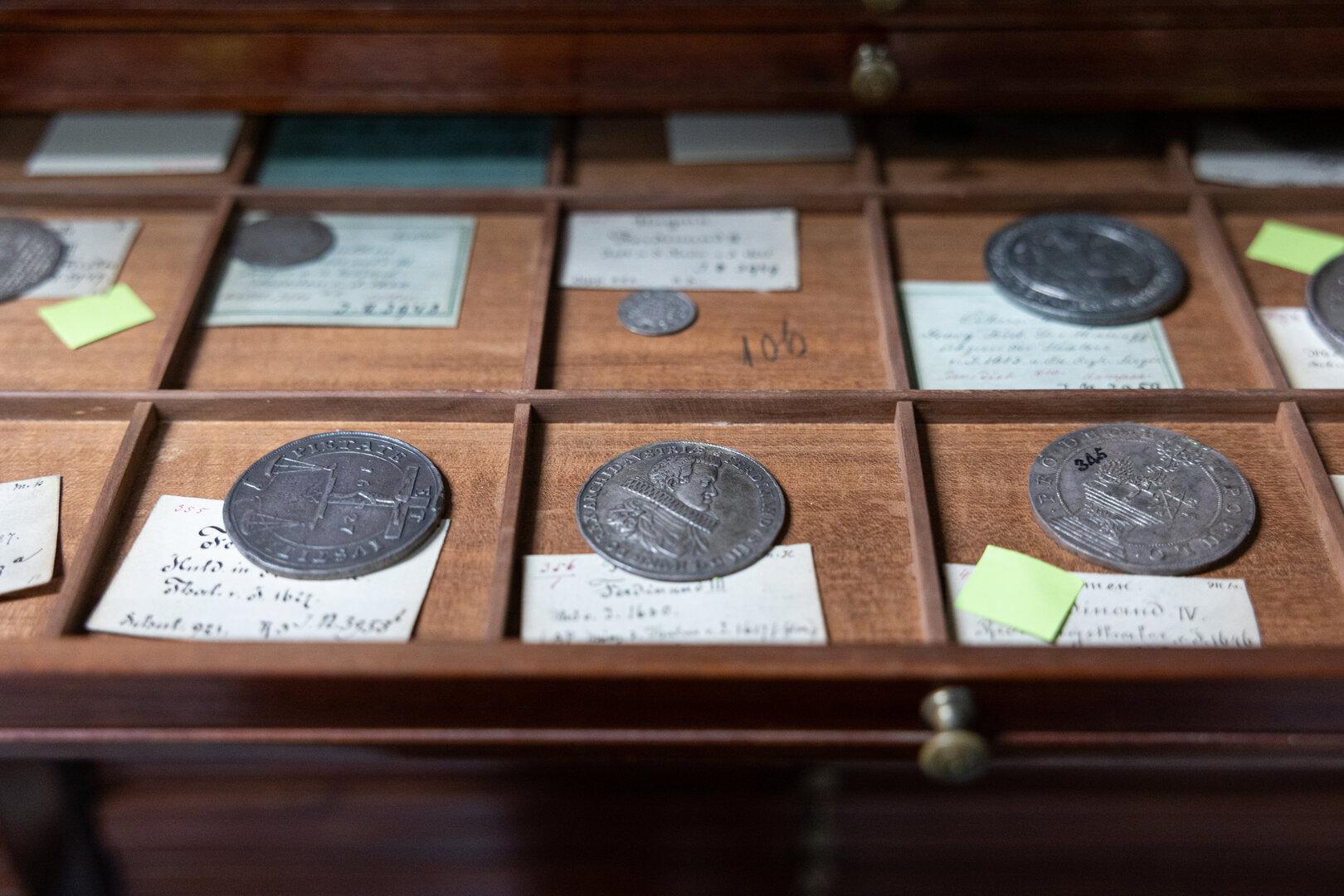 Wienerin übergab Münzsammlung um Viertelmillion Euro an Betrüger