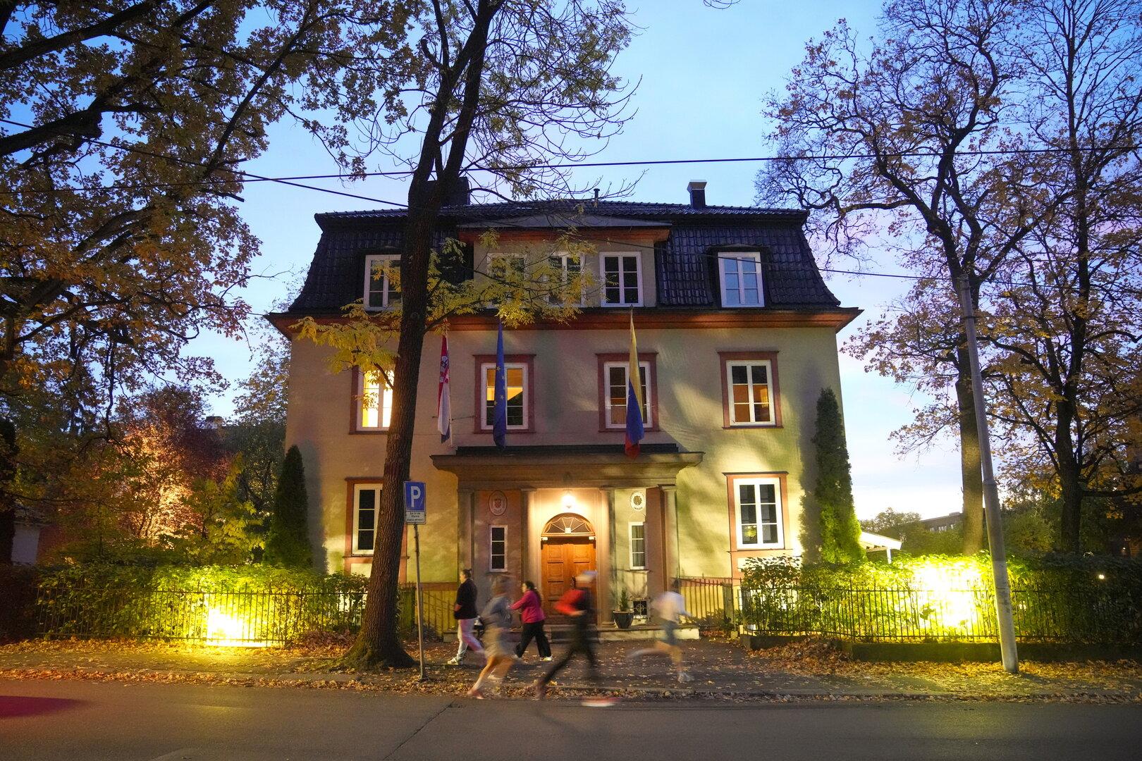 Nach Friedensnobelpreisvergabe: Venezuela schließt Botschaft in Oslo