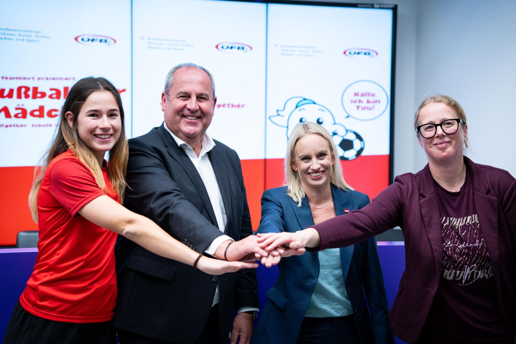 Avstrija vlaga v nogomet za dekleta s projektom "TWOgether"