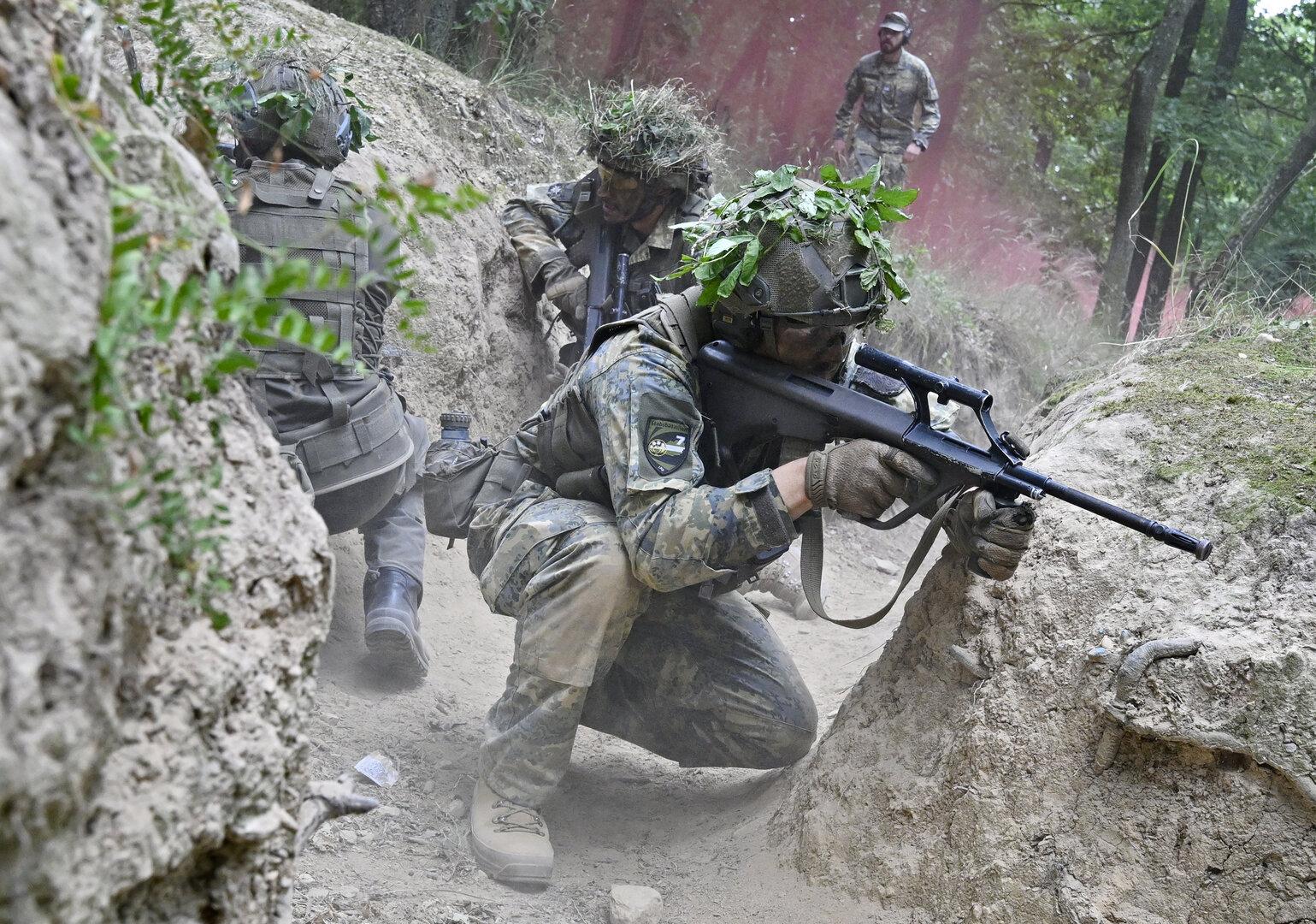 Tožilstvo v Welsu ustavilo preiskavo proti častniku zaradi upiranja državni oblasti