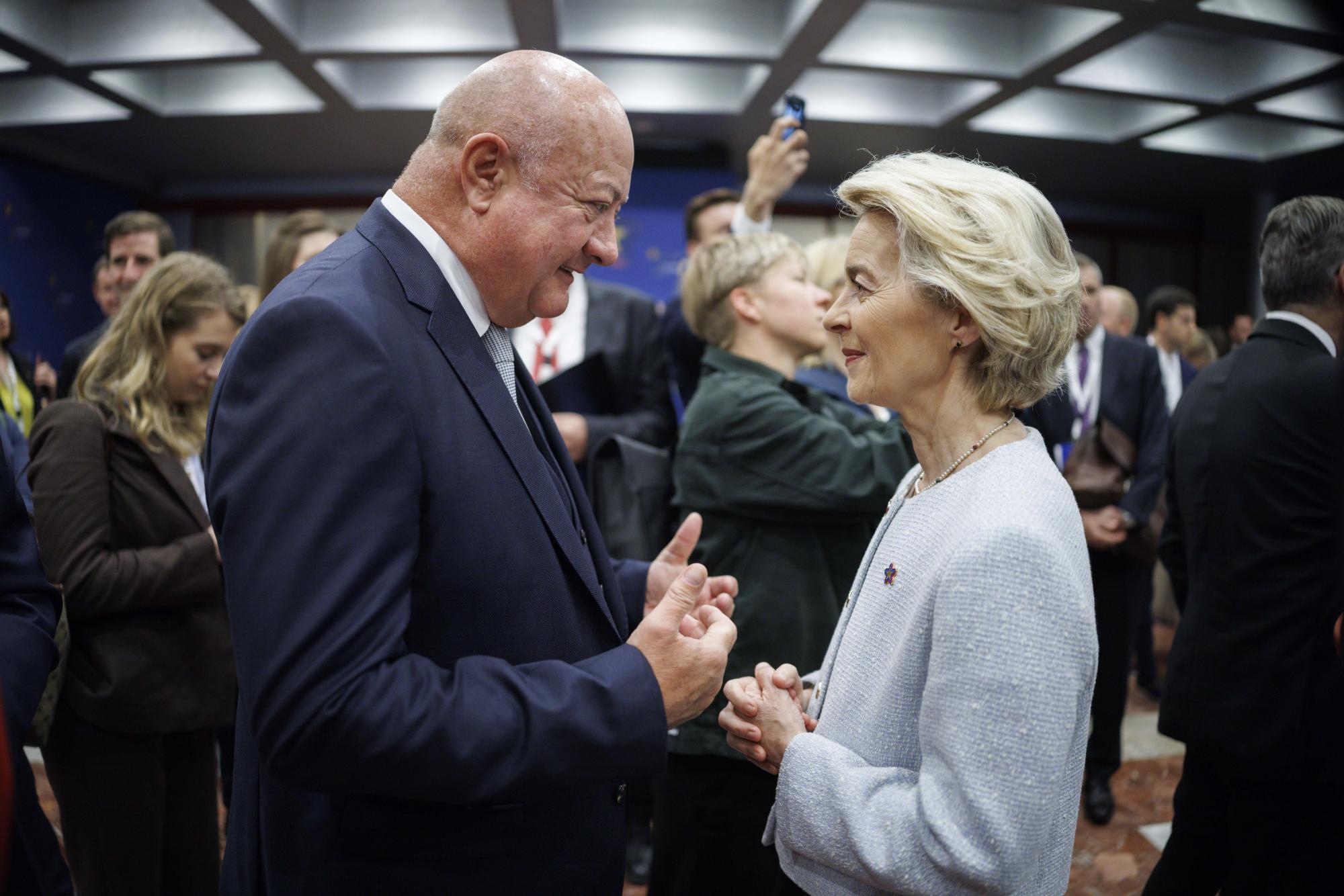 Stocker und EU-Kommissionspräsidentin Ursula von der Leyen