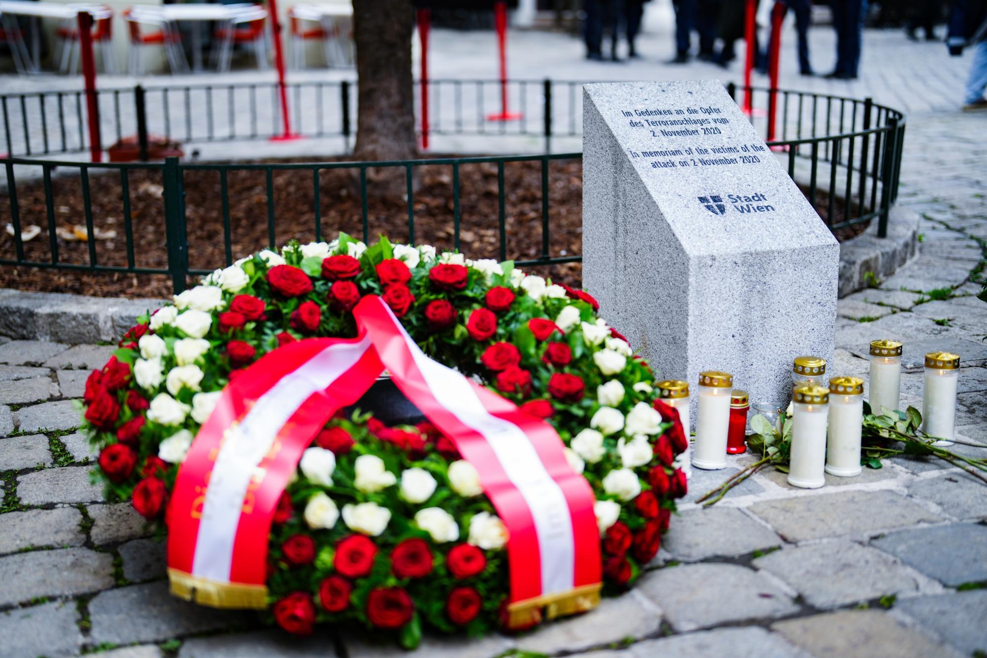 Nehammer, Babler und Co.: Die Politik gedenkt dem Terroranschlag in Wien