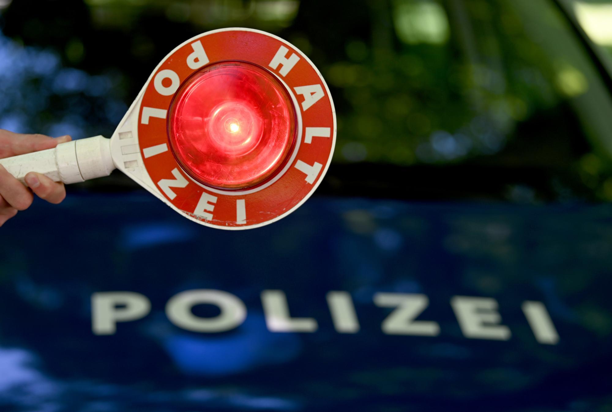 Na Dunajski Tangenti ustavili tovornjak s nevarno snovjo, iztekala tekočina