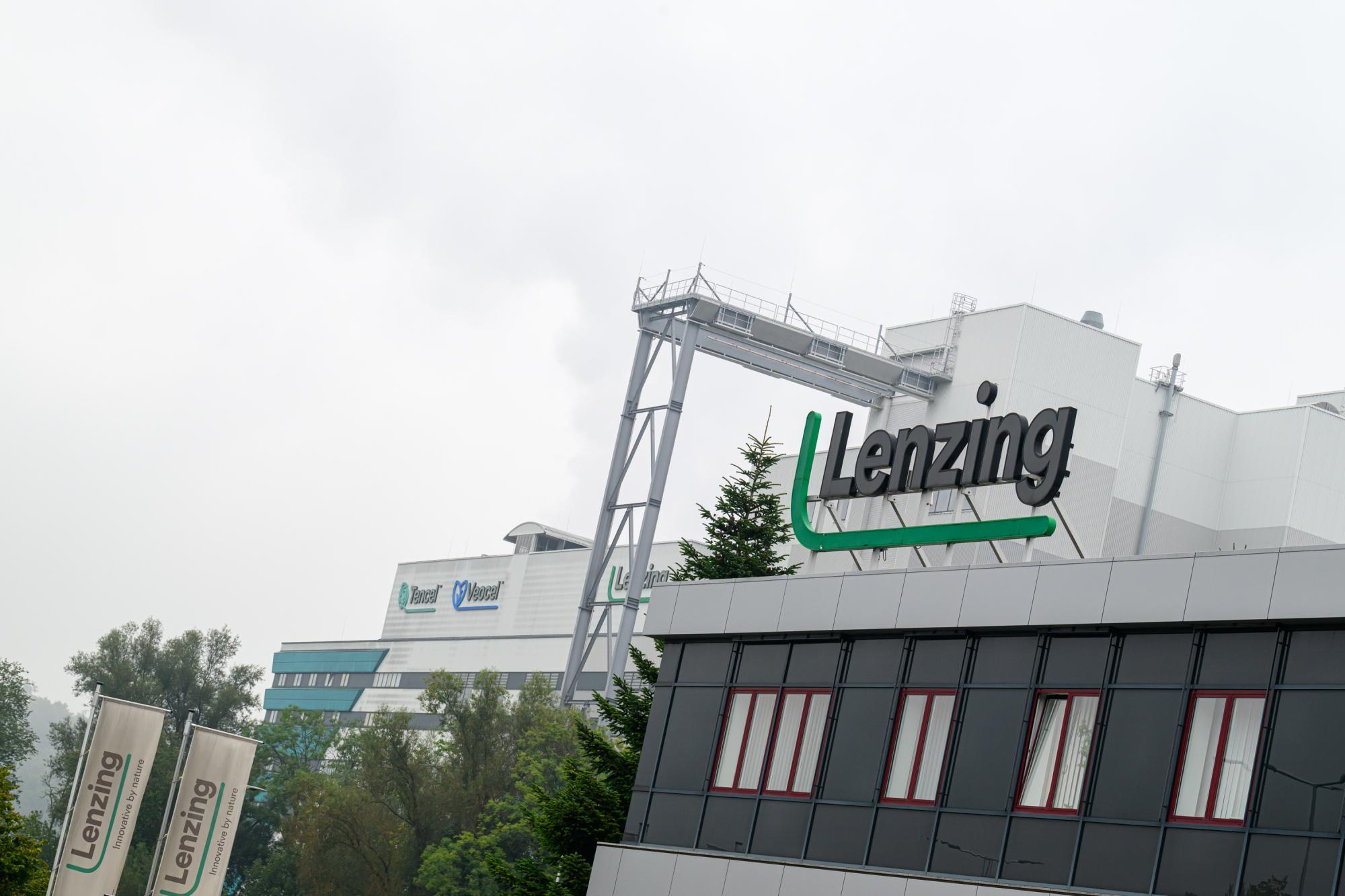Lenzing v prvih treh četrtletjih z izgubo 105 milijonov evrov