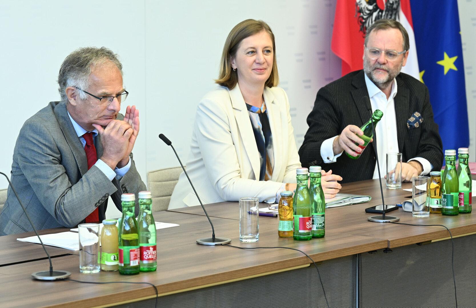 Tiefrote Zahlen: Warum Österreich wieder im Budgetchaos steckt