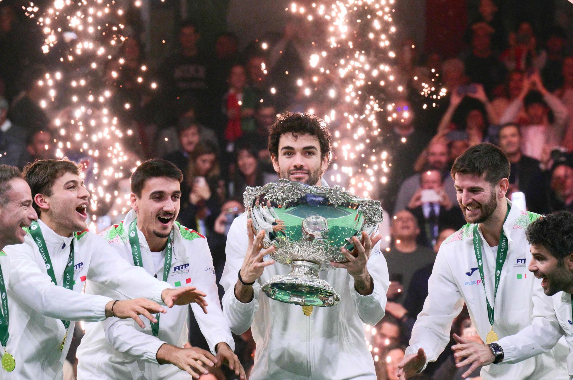 Davis Cup: Italien schafft auch ohne Sinner den Hattrick
