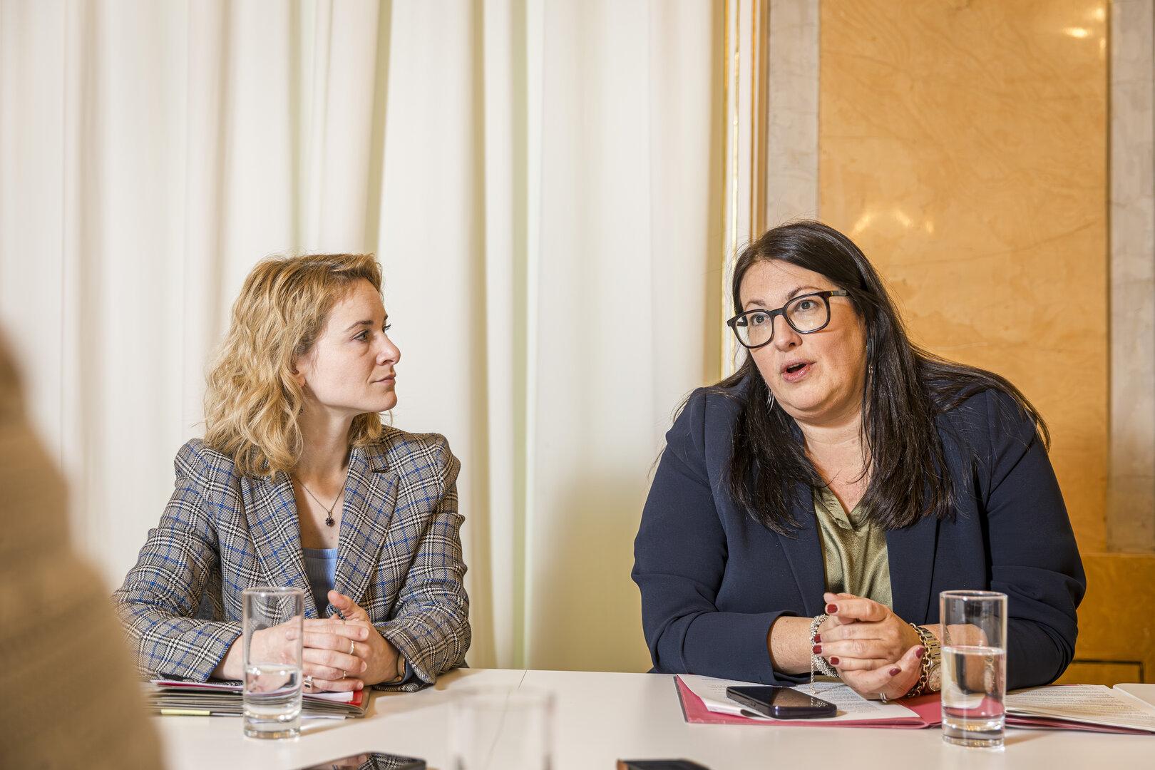 Eva-Maria Holzlieitner, Frauenministerin, Kathrin Gaal, Frauenstadtraetin, Frauenministerium, 1010 Wien