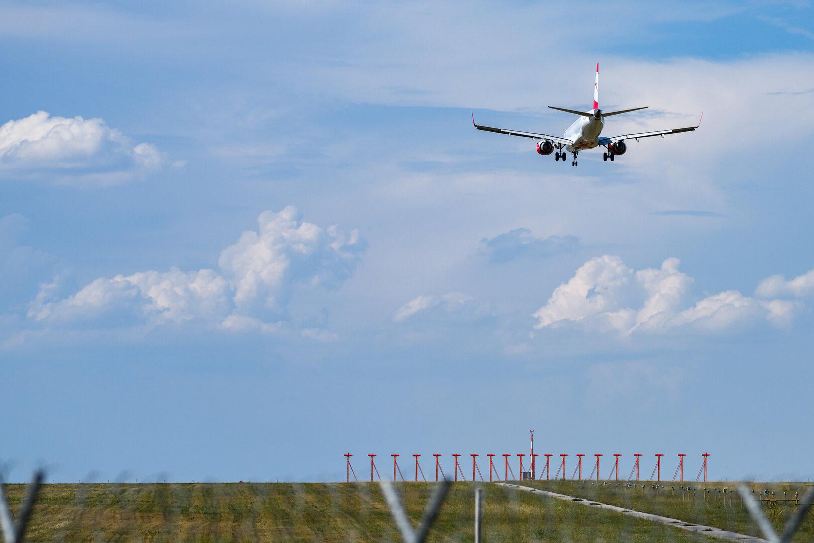 Flugzeugtaufe: Wie Flugzeuge zu ihren Namen kommen