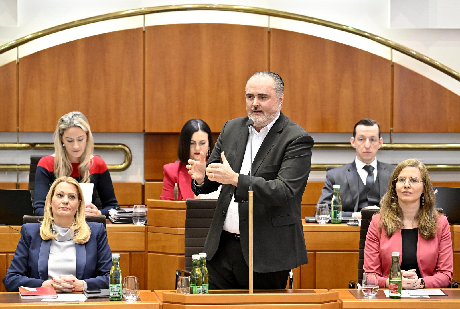 V Gradiščanski tudi v prihodnjem letu ne bo povišanja plač za politike