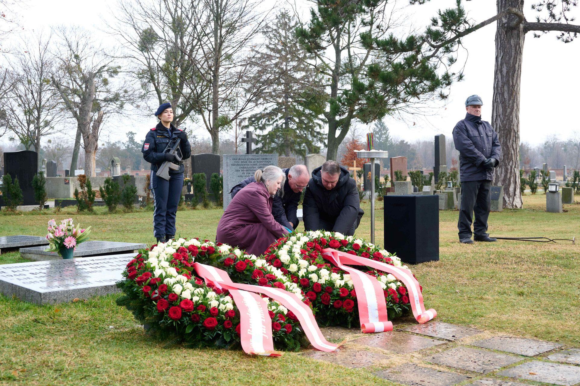 Na Dunaju v stanovanju v Leopoldstadtu zabodli moškega, dve osebi aretirani