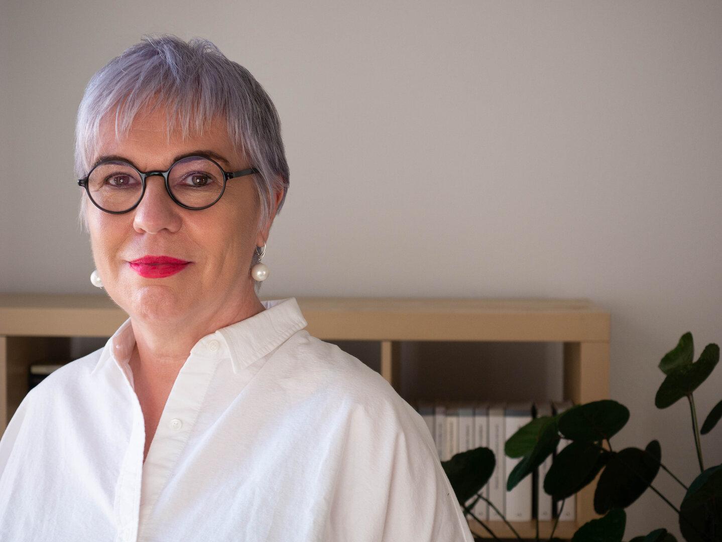 Andrea Pető erhielt 2005 das Offizierskreuz des Verdienstordens der Republik Ungarn und 2022 den Menschenrechtspreis der Universität Oslo.