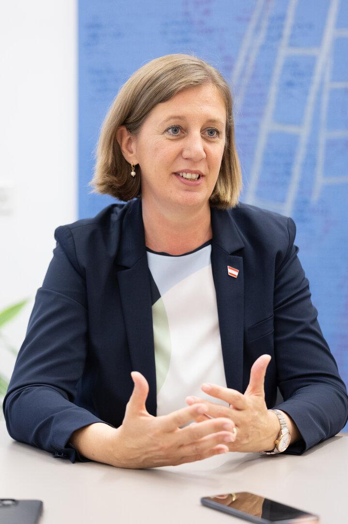 Steuererhöhung? Eibinger-Miedl ist gegen "neue Belastungen für Bürger"