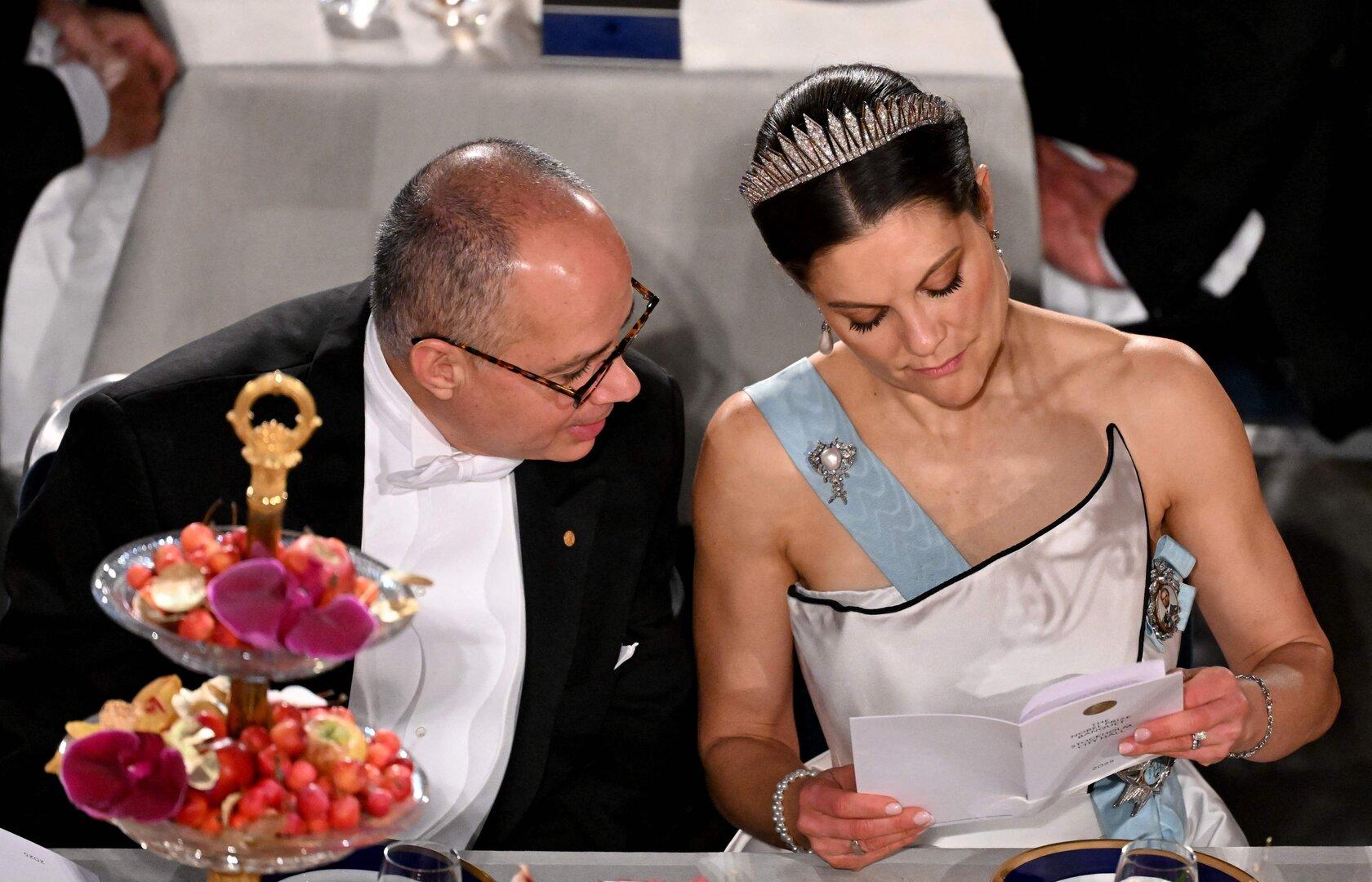 Nobelpreis-Dinner: Prinzessin Victoria tanzt mit Retro-Kleid aus der Reihe