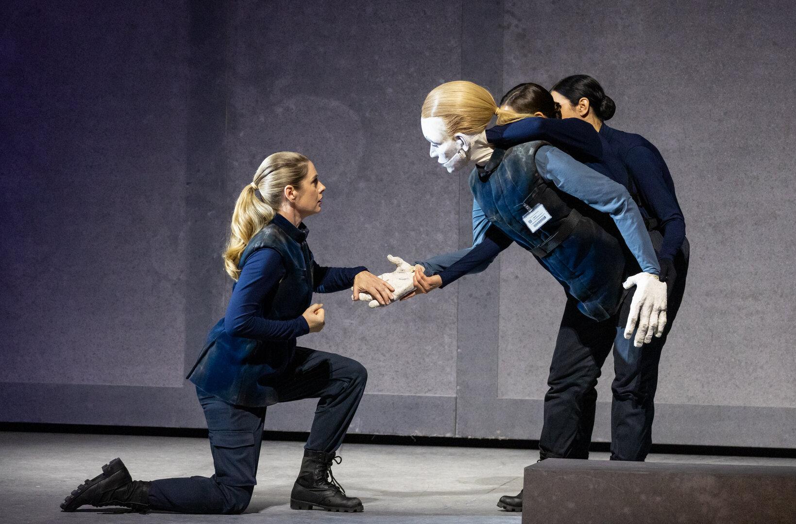 Beethovens "Fidelio" an der Staatsoper: Liebe unter Puppen