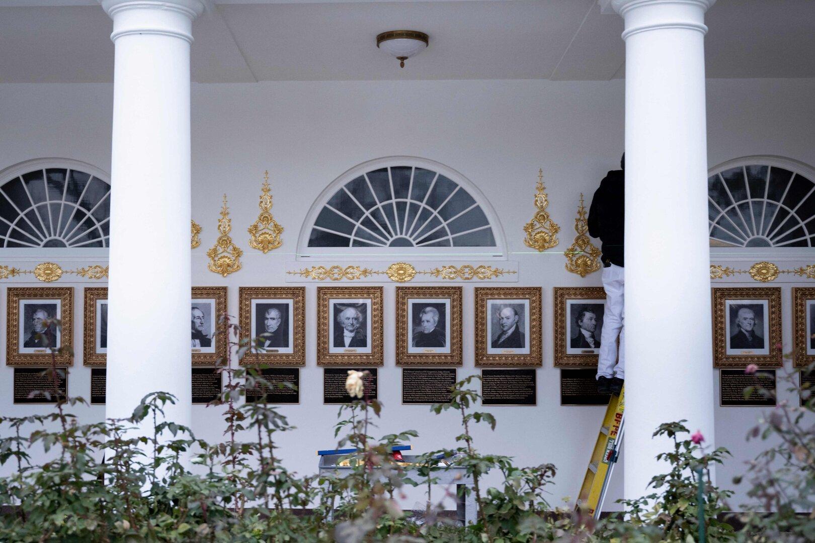 Neue Plaketten: Trump verspottet seine Vorgänger im Weißen Haus