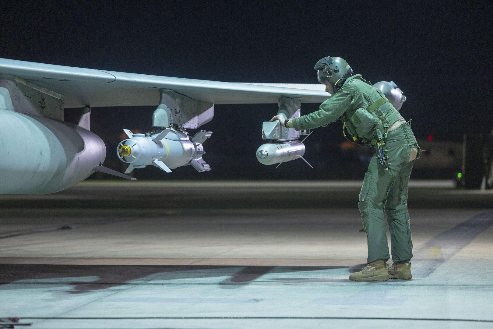 Britanske in francoske letalske sile izvedle dodatne napade na Islamsko državo v Siriji.