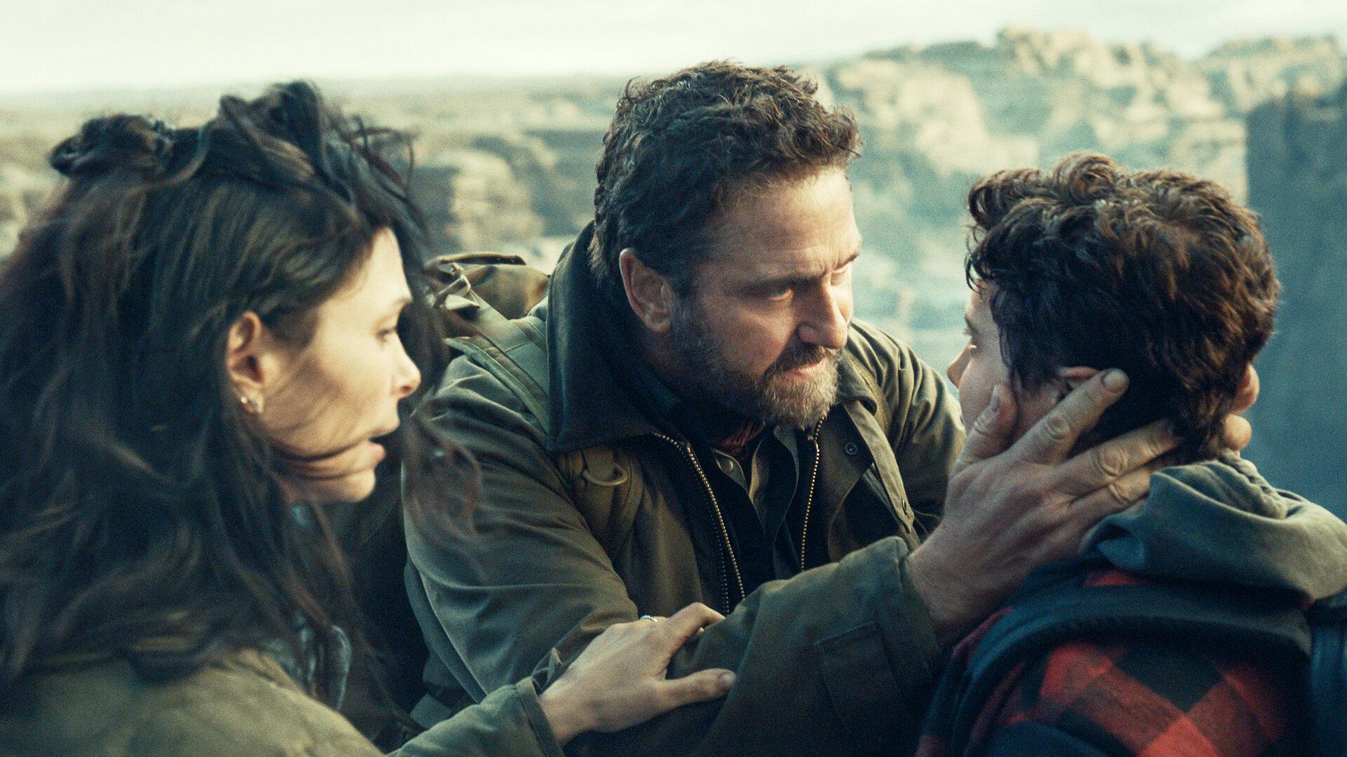 Morena Baccarin, Gerard Butler und Filmsohn.