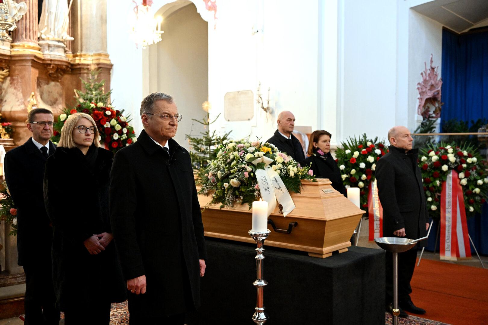 RATZENBÖCK GEDENKEN: AUFBAHRUNG