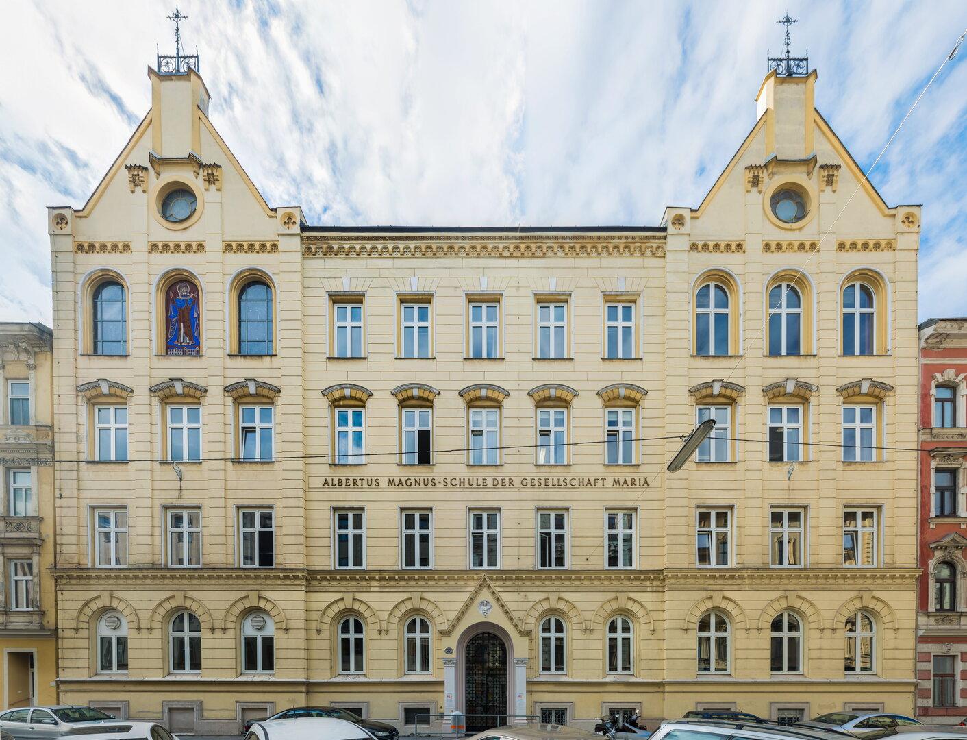 Nach Sintflut in Privatschule:  Polizei geht von zwei Tätern aus