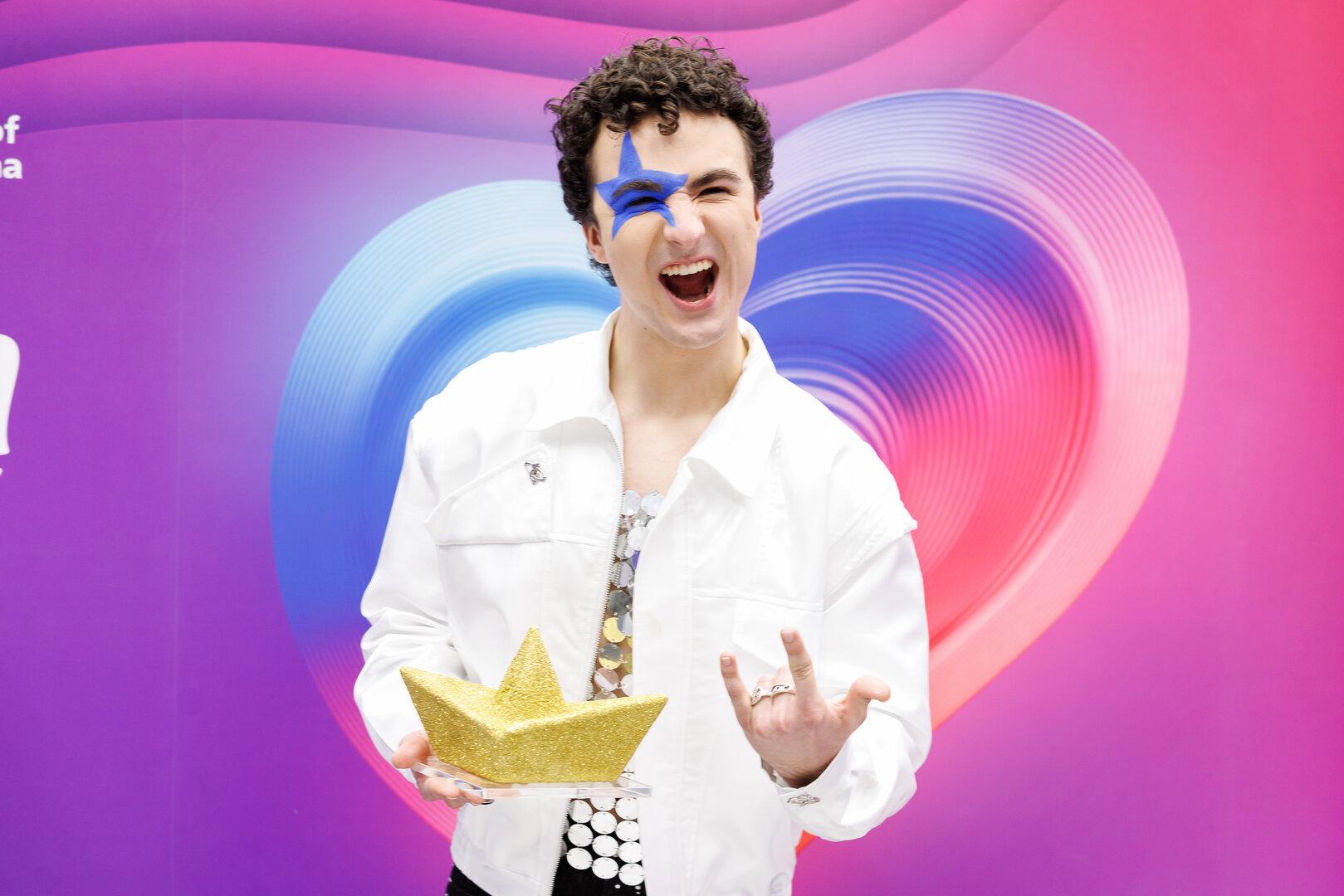 Fährt mit dem goldenen Papierschiff von Vorjahressieger JJ zum ESC: Cosmó.