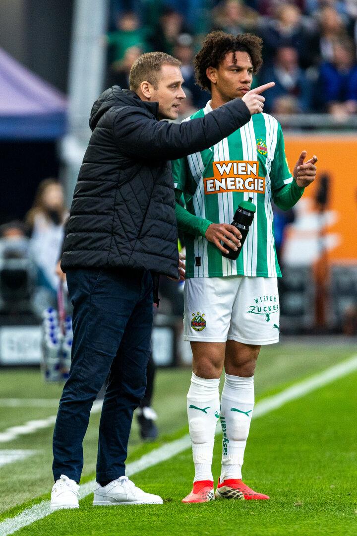 Matchwinner Antiste mit Trainer Hoff Thorup (l.)