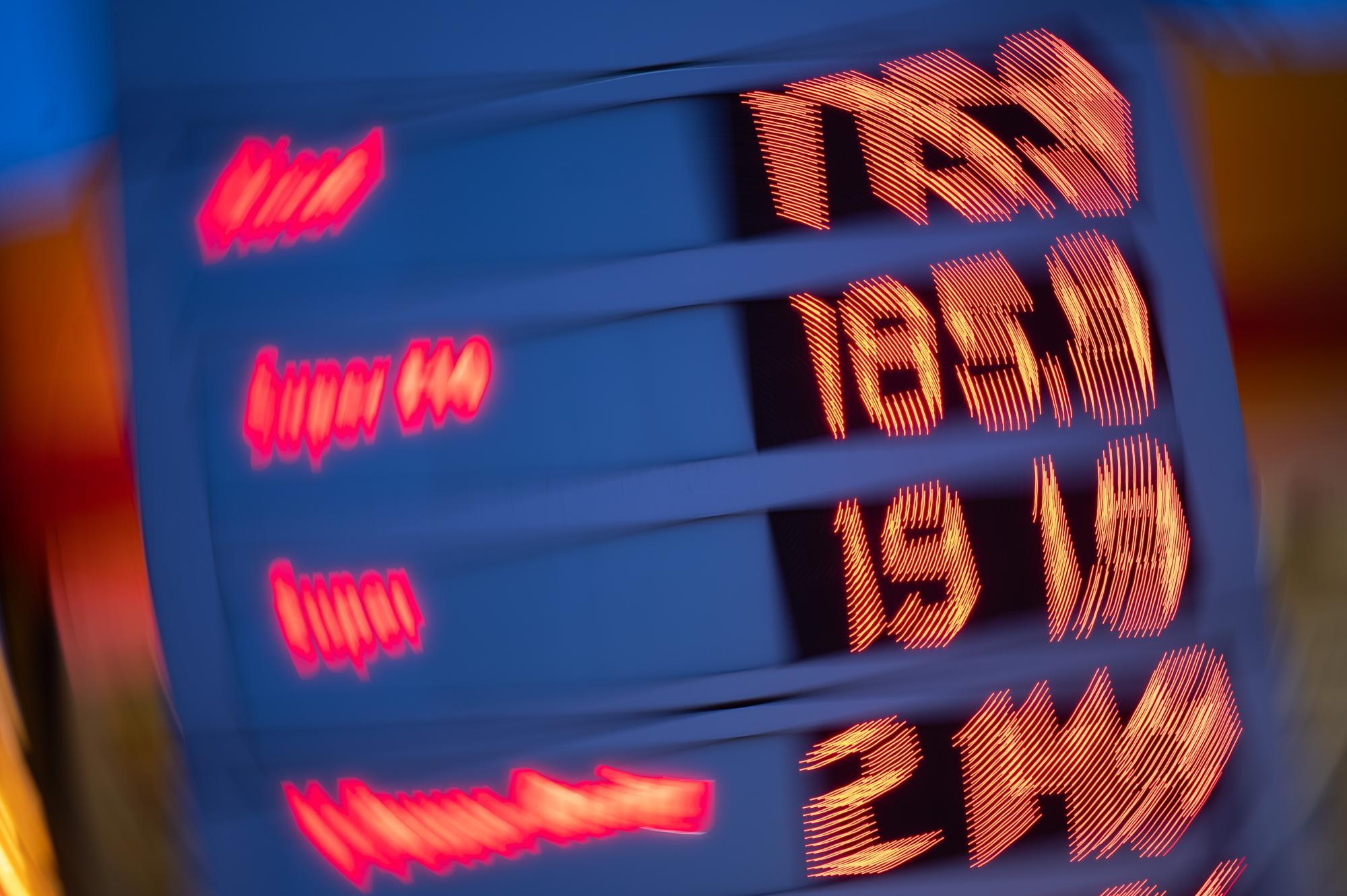 Spritpreise eskalieren: So reagieren unsere Nachbarländer