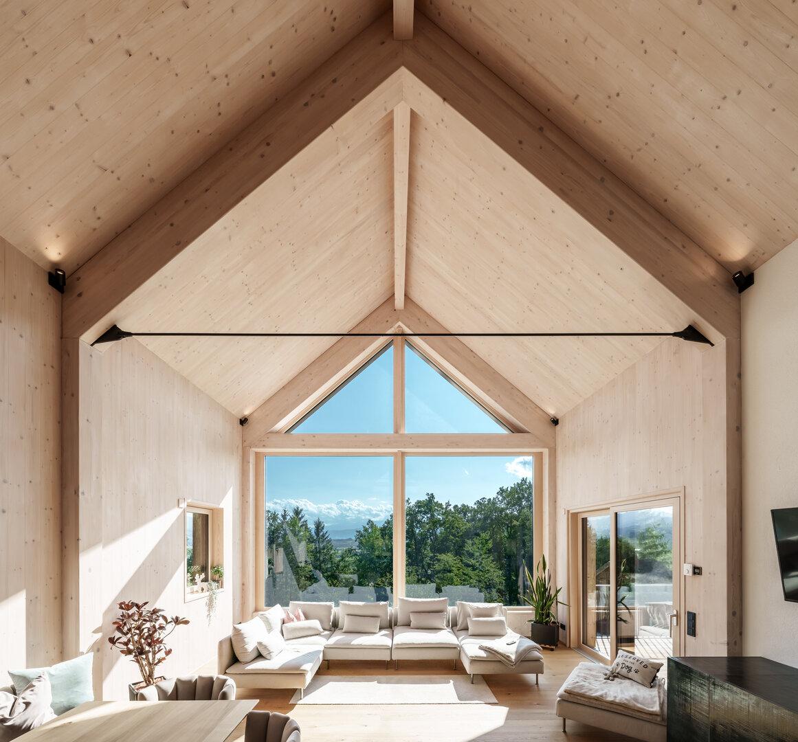 Ein Haus nur aus Holz: Wie ein Zimmerer auf Metall, Folien und Dämmstoffe verzichtet