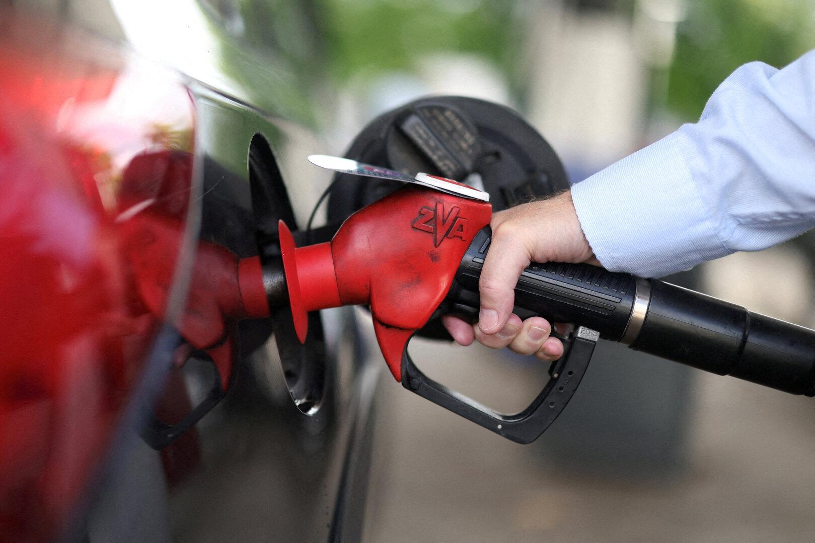 FILE PHOTO: Australian farmers, miners feel diesel squeeze with Iran war