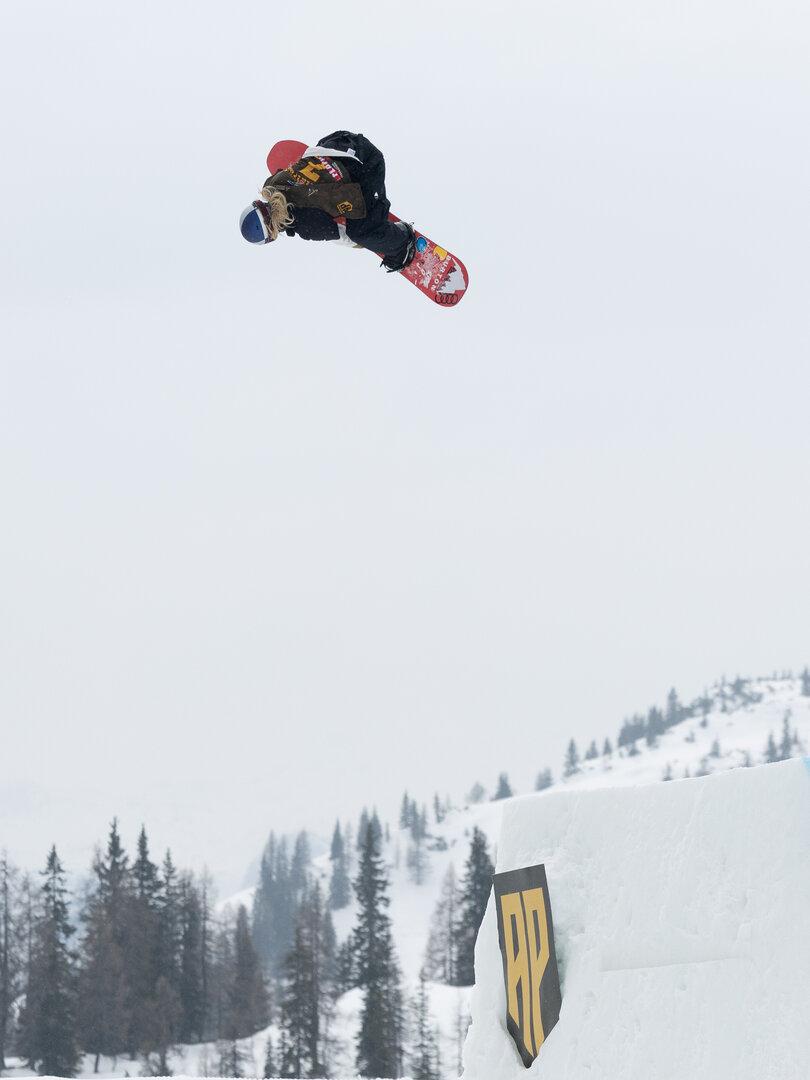 Anna Gasser beim Snowboard Weltcup im Absolut Park Flachauwinkl
