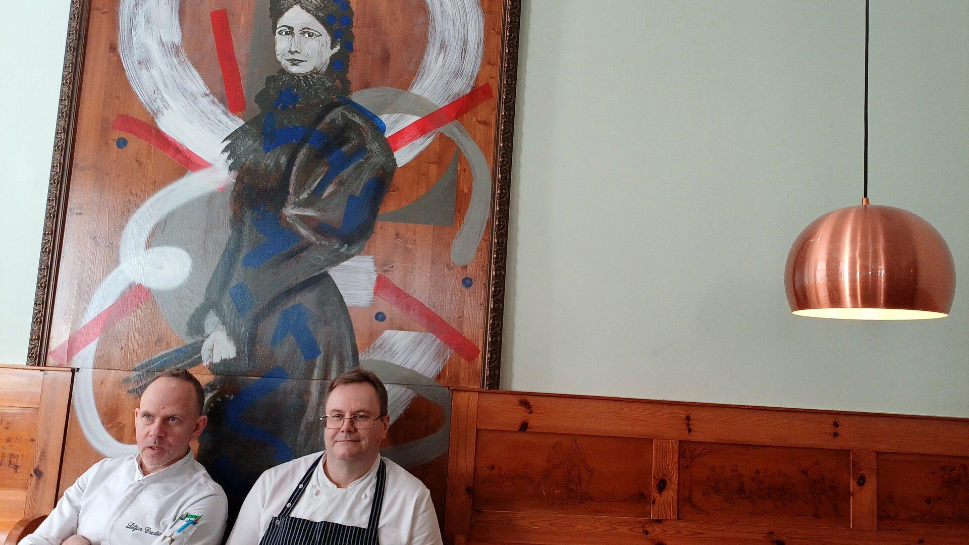 Tante Liesl bittet im Wiener  Wirtshaus zu Tisch: Es gibt Maultaschen