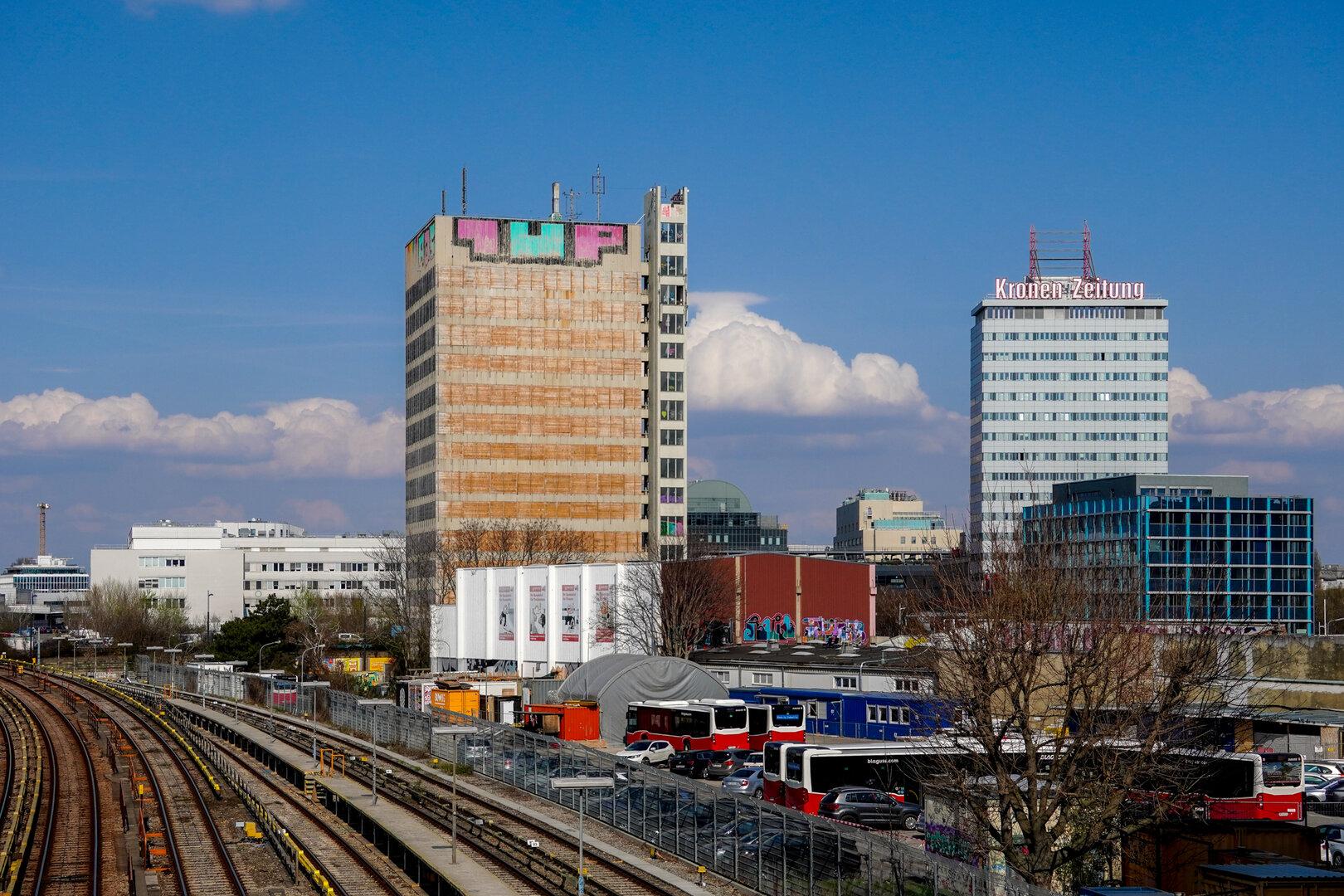 APA-Turm verfällt seit Jahren, jetzt gibt es neue Pläne
