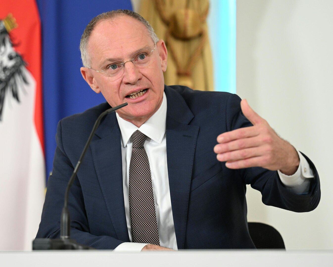 Karner verkündet sechste Abschiebung nach Afghanistan