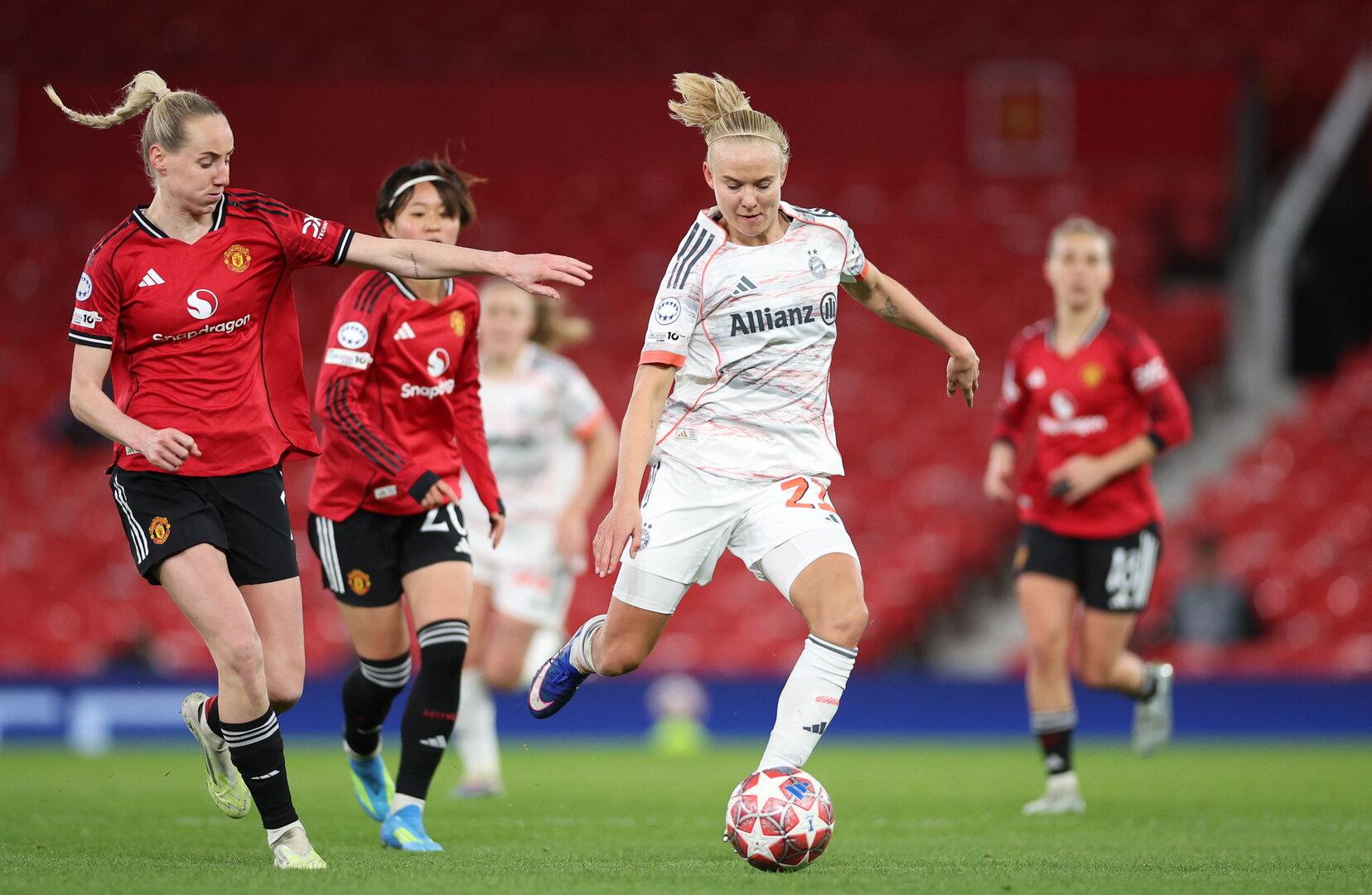Pernille Harder gegen Manchester United