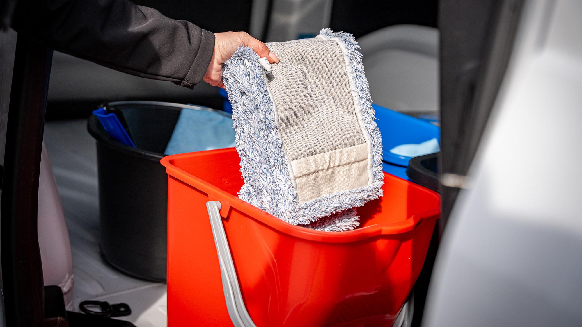 Frühjahrsputz: Glanzpunkt Gebäudemanagement GmbH entlastet Wohnbau