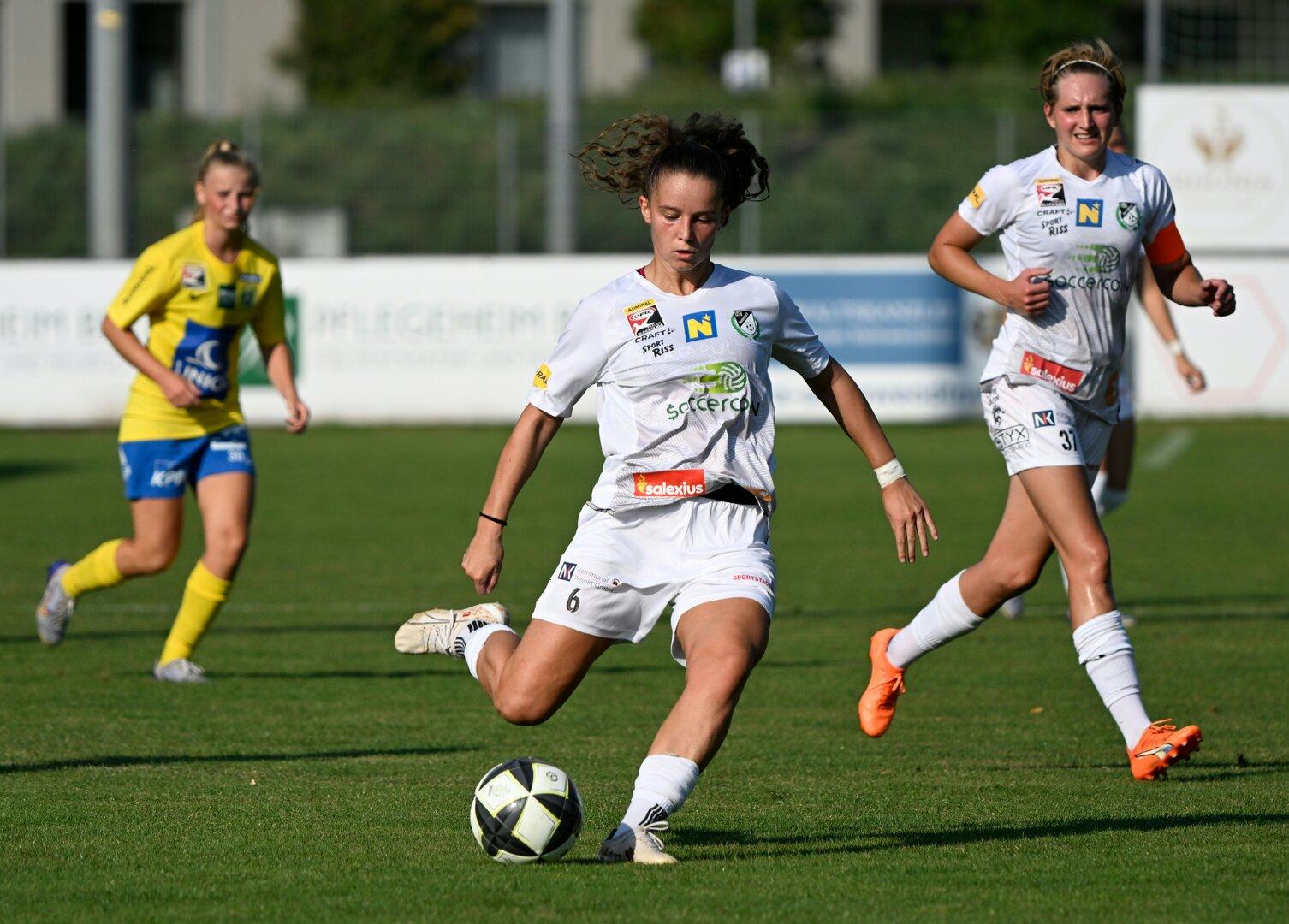FUSSBALL: ADMIRAL FRAUEN BUNDESLIGA 1. RUNDE: SOCCERCOIN USV NEULENGBACH - FIRST VIENNA FC