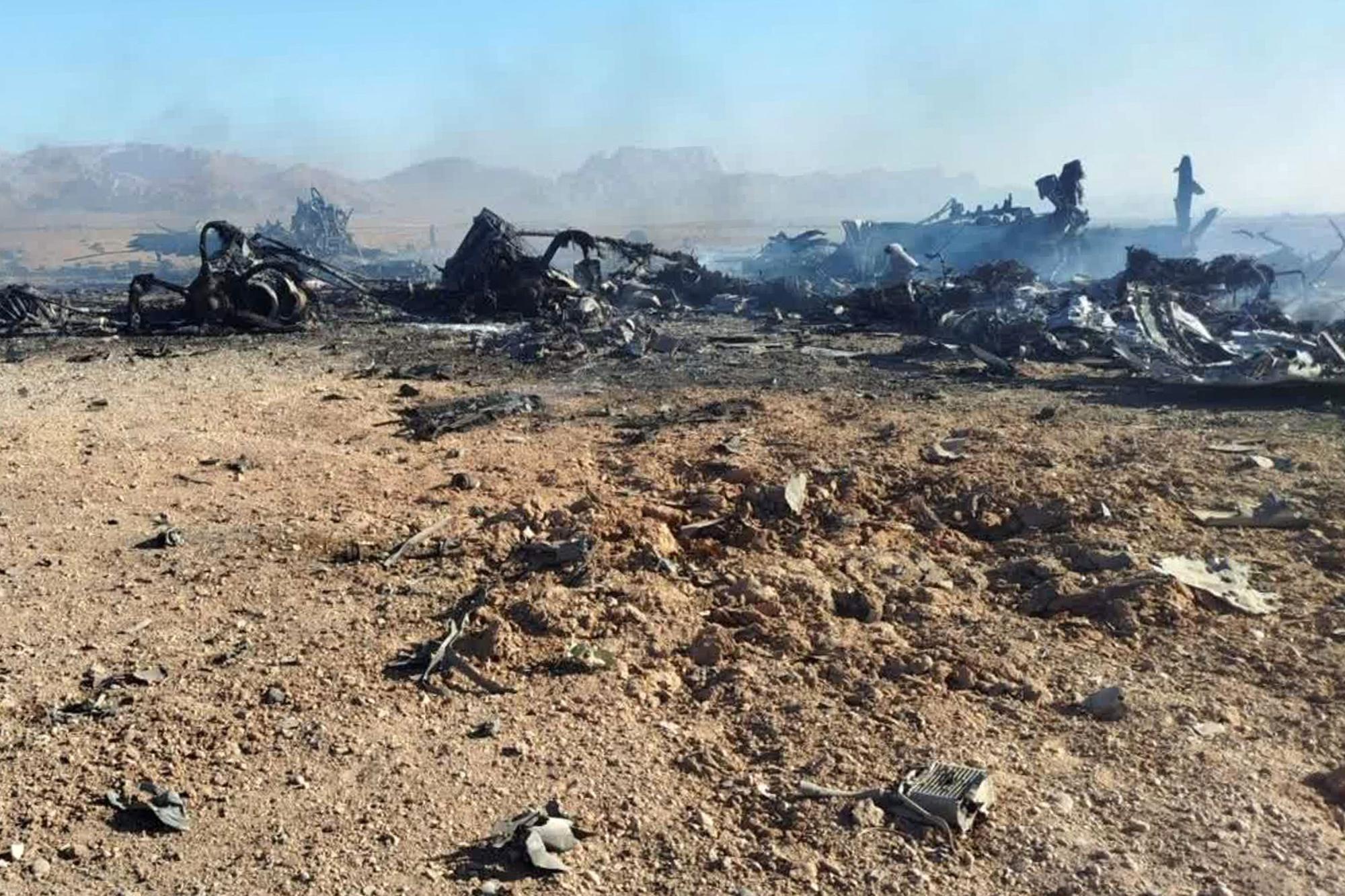 Die iranischen Revolutionsgarden veröffentlichten am Sonntag Bilder von der Absturzstelle der F-15