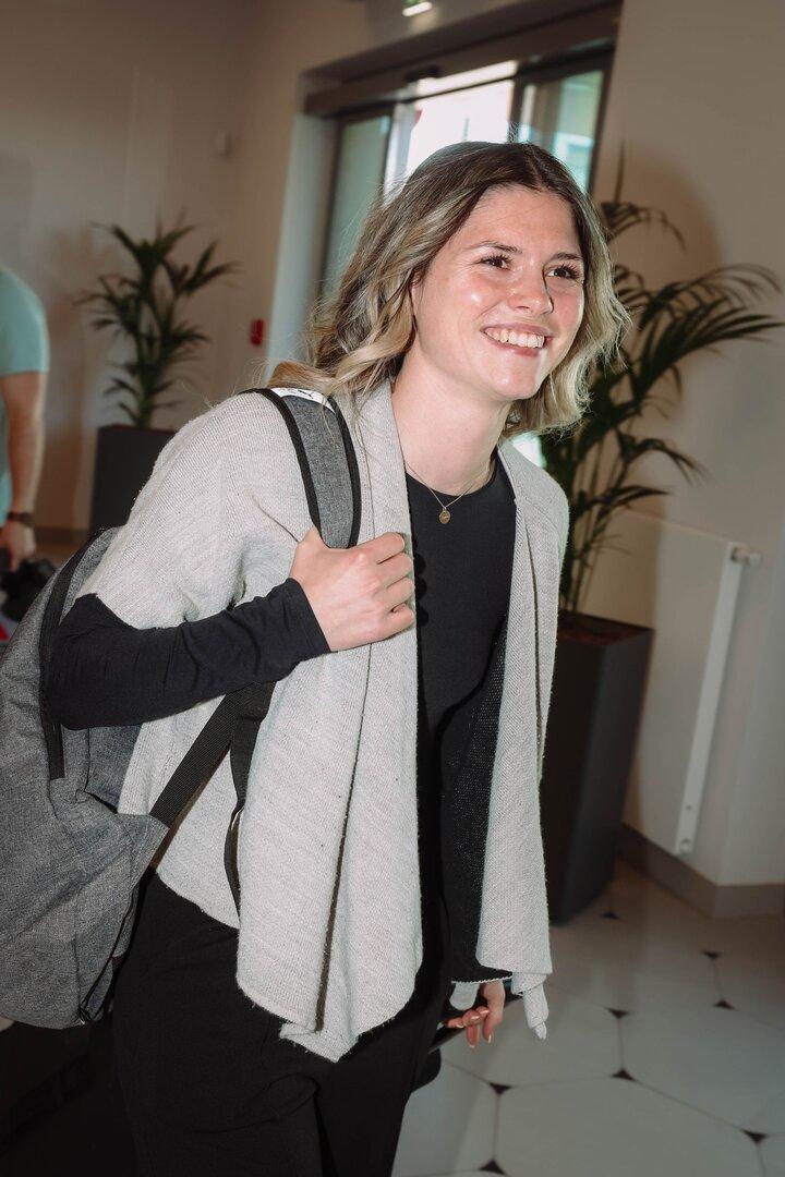 Eileen Campbell bei der Ankunft im Teamcamp 