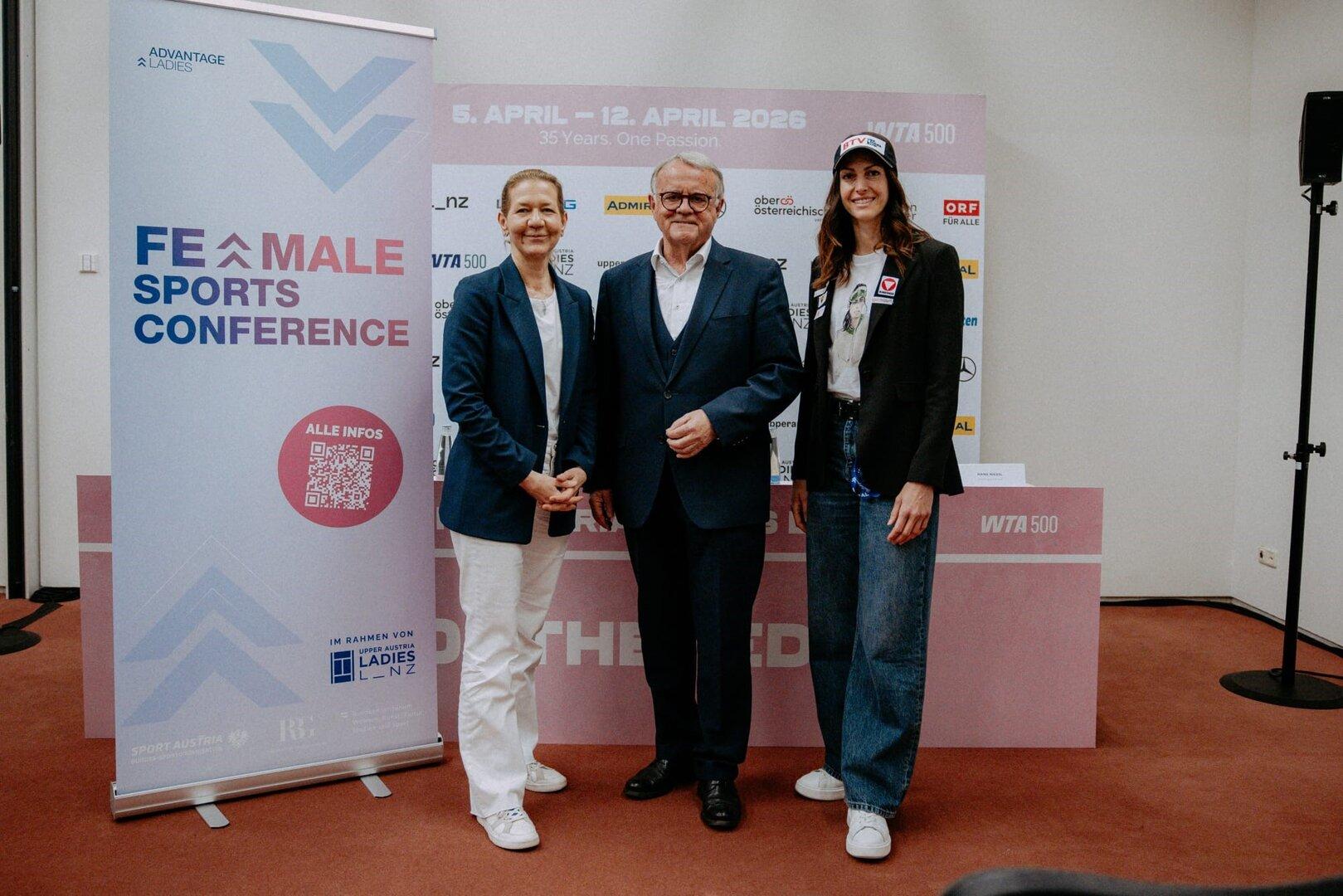 Heiße Diskussion: Sandra Reichel, Hans Niessl und Janine Flock.