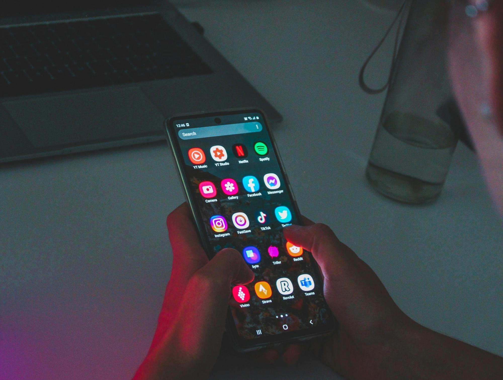 Neue Studie: Social-Media-Konsum verschlechtert schulische Leistung