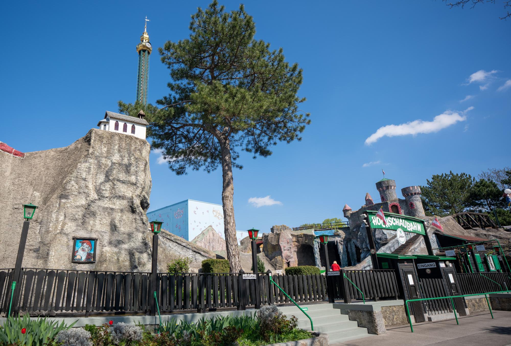 Unfall im Wurstelprater: Mehrere Personen in Hochschaubahn verletzt