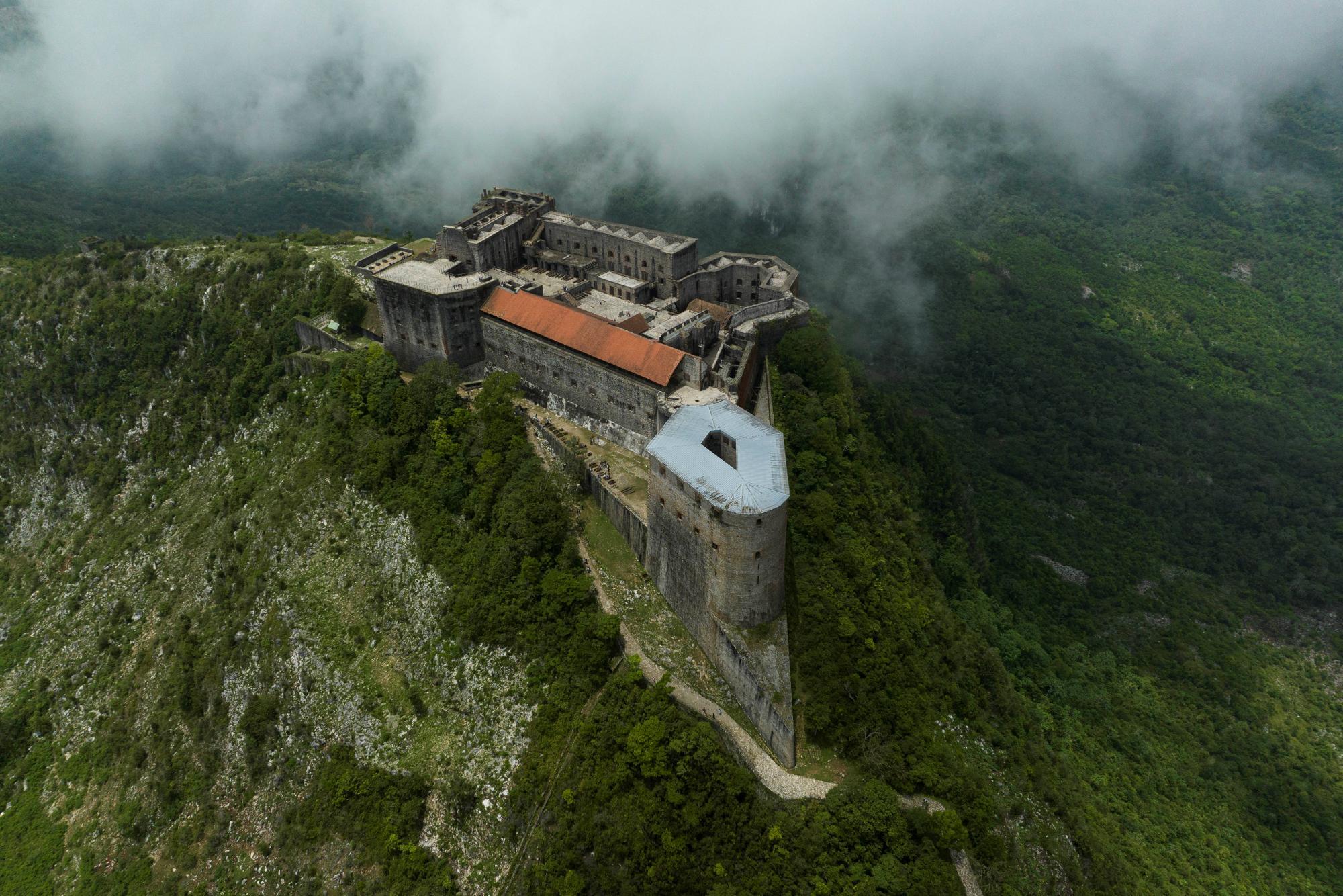 Katastrophe bei beliebter Touristenattraktion: Massenpanik fordert mindestens 30 Tote