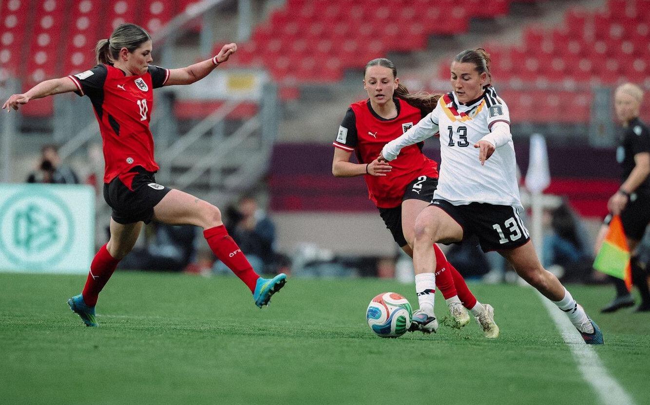 Eileen Campbell und Chiara D'Angelo gegen Deutschland