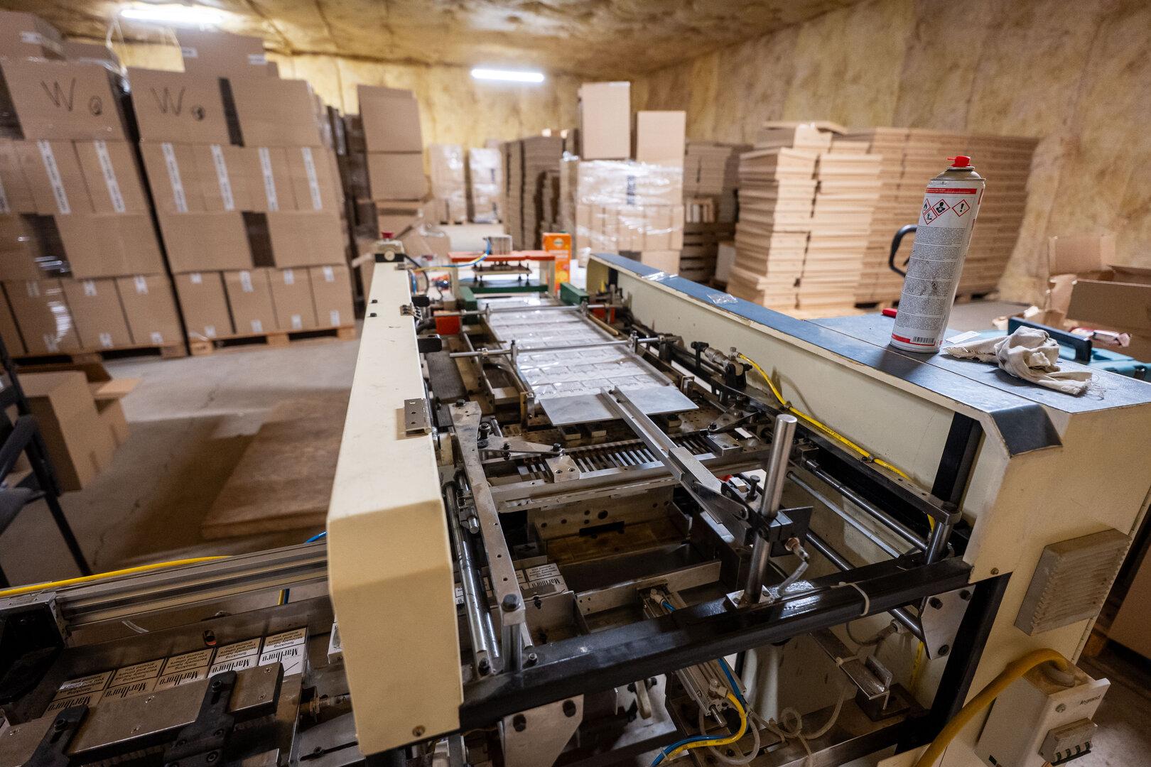 Zollfahndung zerschlug illegale Zigarettenfabrik im Industrieviertel