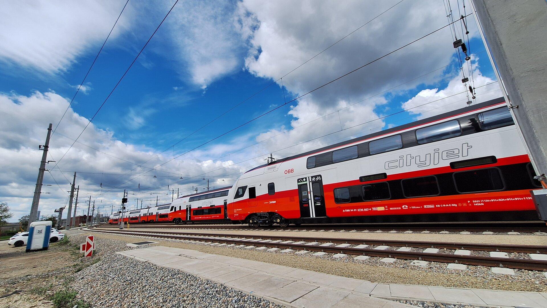 Warum die neue Super-S-Bahn für Wien noch immer auf dem Abstellgleis steht