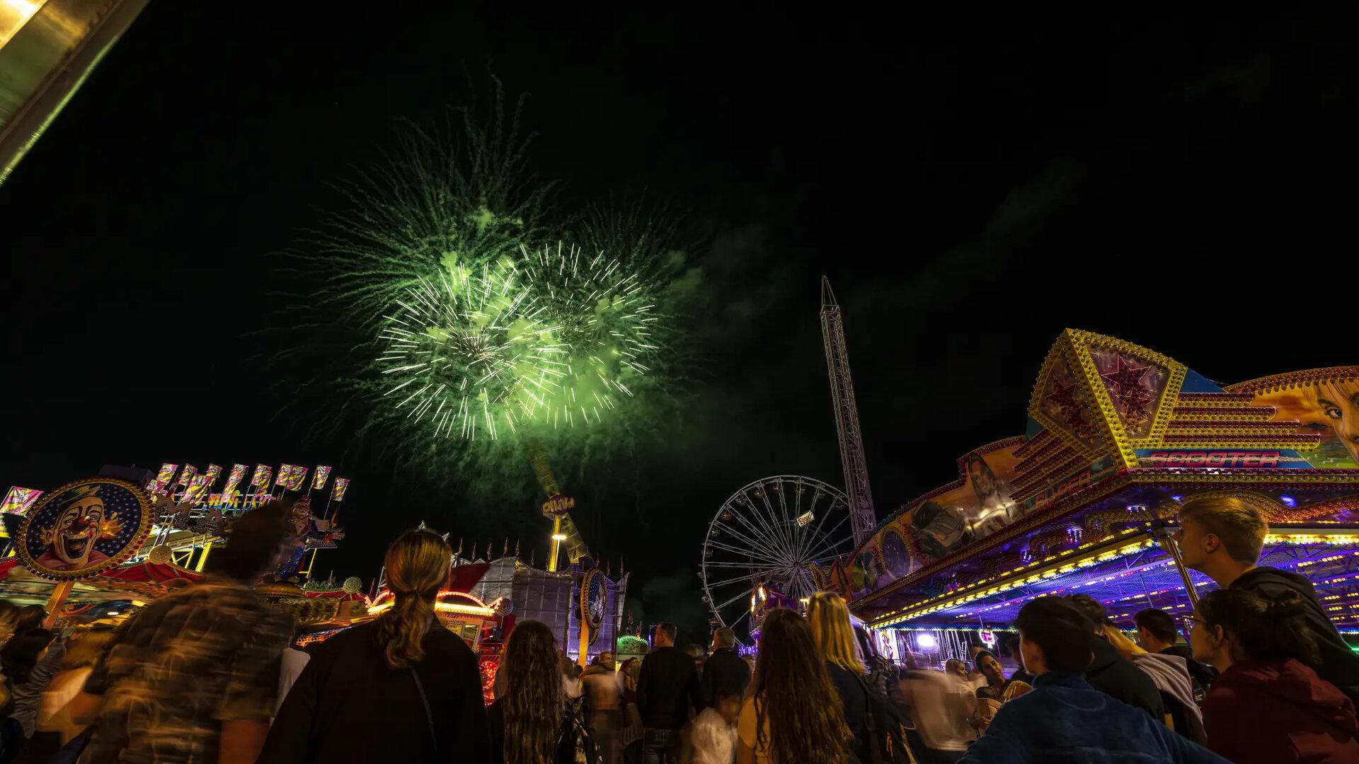 Volksfest in St. Pölten: Lichter, Loopings, Livemusik