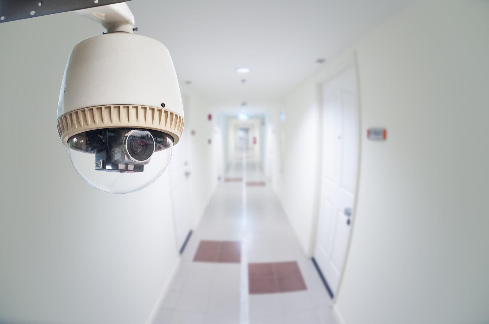 Wie setze ich durch, dass Bereiche im Haus videoüberwacht werden?